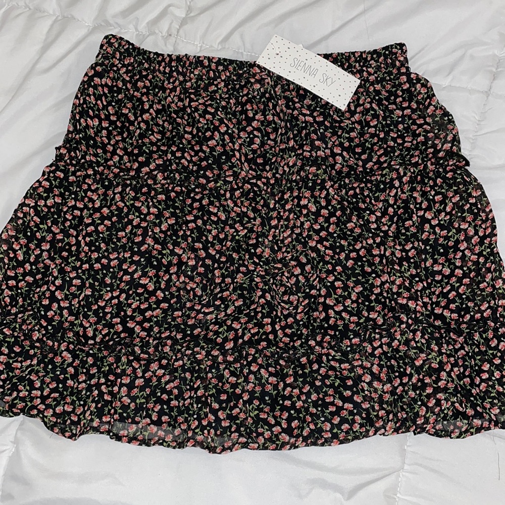 Women’s skirt medium NWT